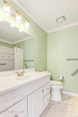 902 Harbor Club Drive 902, Parlin, NJ 08859