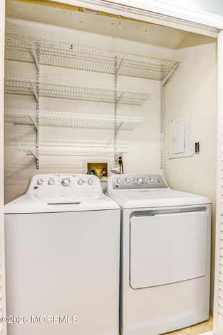 902 Harbor Club Drive 902, Parlin, NJ 08859