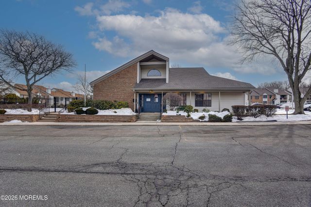 902 Harbor Club Drive 902, Parlin, NJ 08859