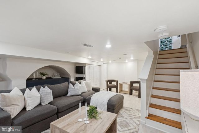 923 S 3RD ST, Philadelphia, PA 19147