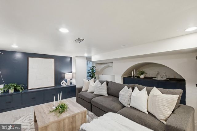 923 S 3RD ST, Philadelphia, PA 19147