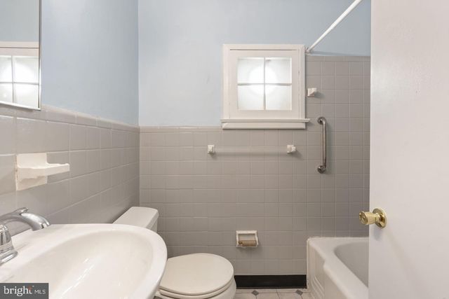 46 S STATE RD, Upper Darby, PA 19082