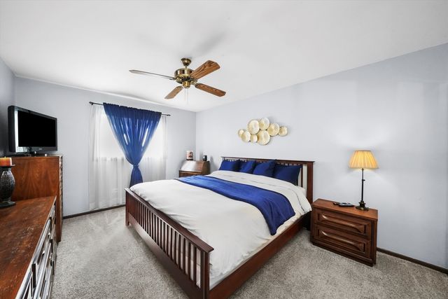 12820 S Blossom Drive, Alsip, IL 60803