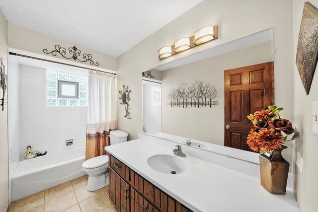 12820 S Blossom Drive, Alsip, IL 60803