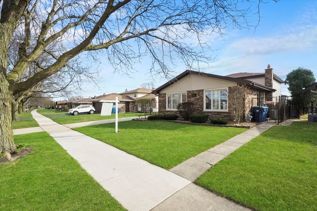 12820 S Blossom Drive, Alsip, IL 60803