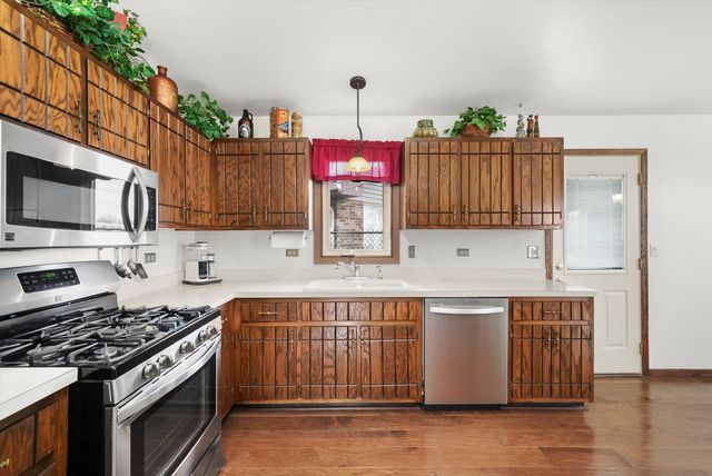 12820 S Blossom Drive, Alsip, IL 60803