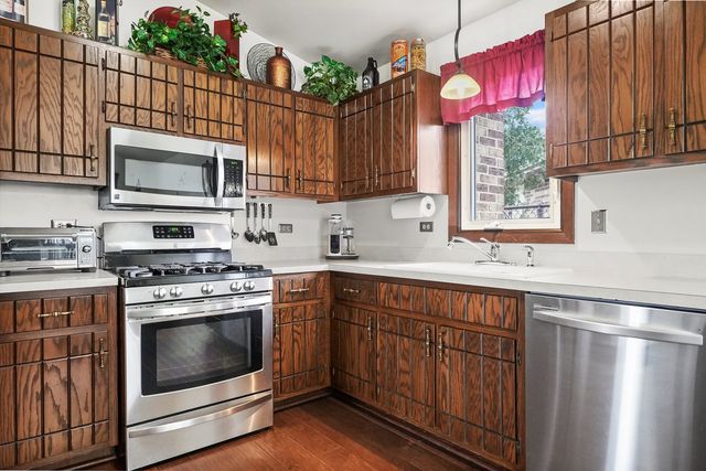 12820 S Blossom Drive, Alsip, IL 60803