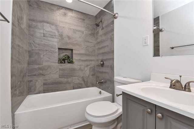 4384 E 144th Street, Cleveland, OH 44128