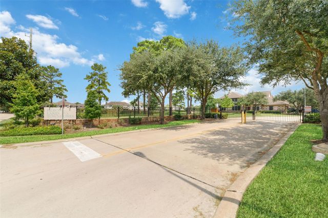 8030 Loyel Pointe Drive, Houston, TX 77064