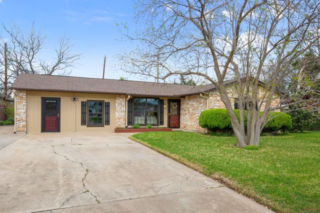 1302 Meadows DR, Round Rock, TX 78681