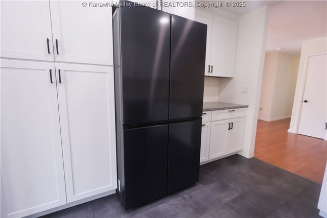 2214 Oakhurst Drive, South Charleston, WV 25309