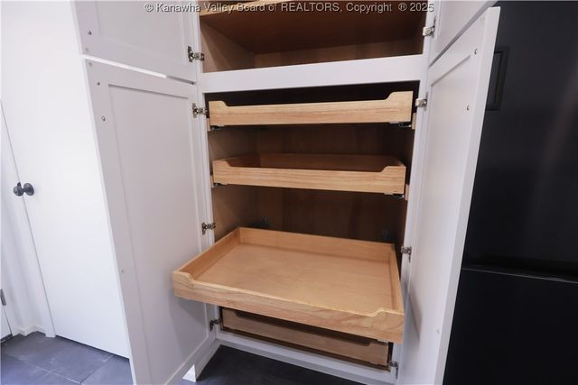 2214 Oakhurst Drive, South Charleston, WV 25309