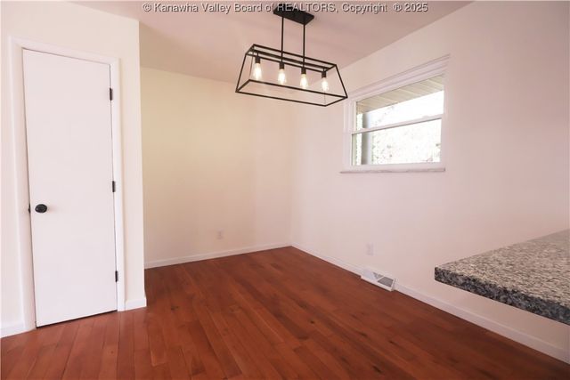 2214 Oakhurst Drive, South Charleston, WV 25309