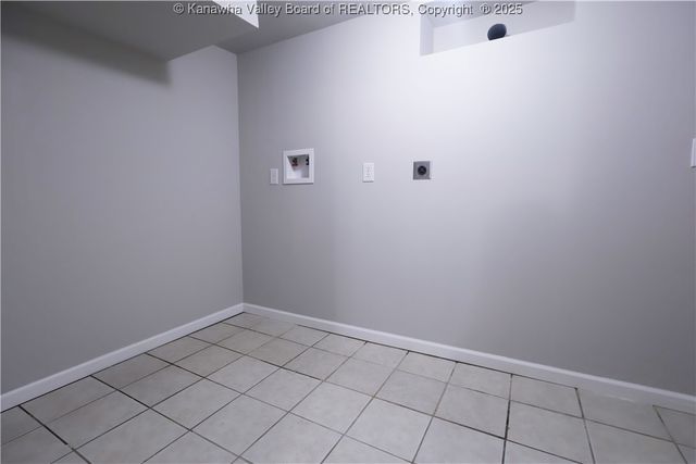 2214 Oakhurst Drive, South Charleston, WV 25309