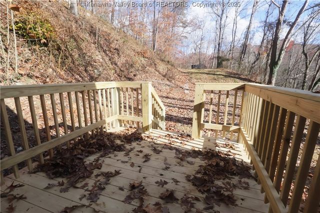 2214 Oakhurst Drive, South Charleston, WV 25309