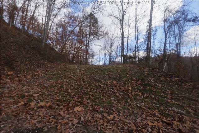 2214 Oakhurst Drive, South Charleston, WV 25309