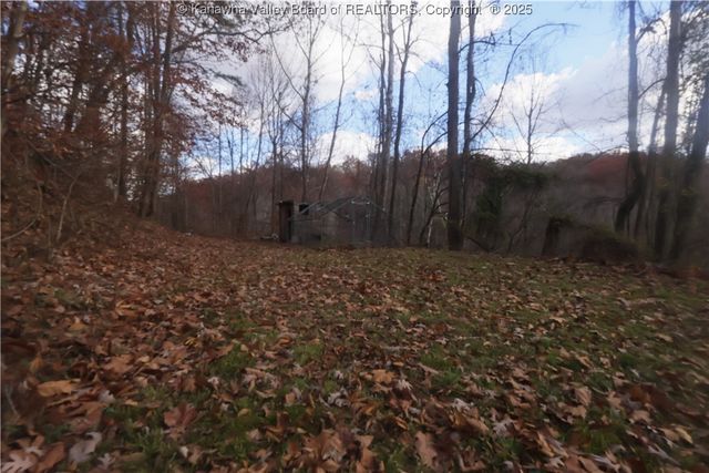 2214 Oakhurst Drive, South Charleston, WV 25309