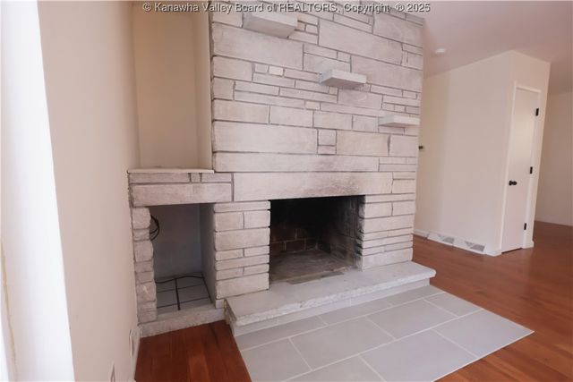 2214 Oakhurst Drive, South Charleston, WV 25309