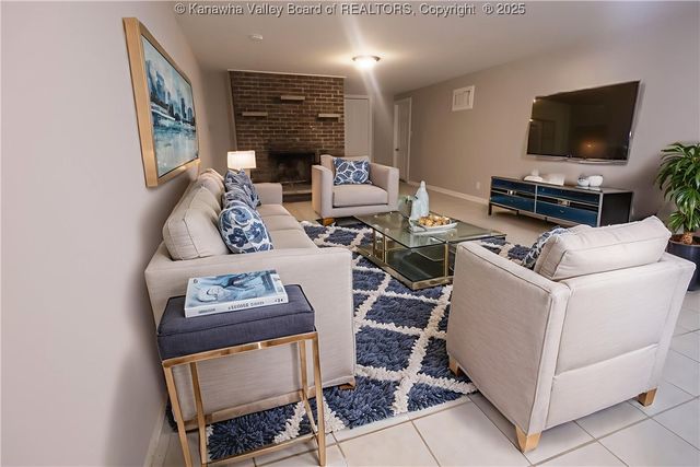 2214 Oakhurst Drive, South Charleston, WV 25309