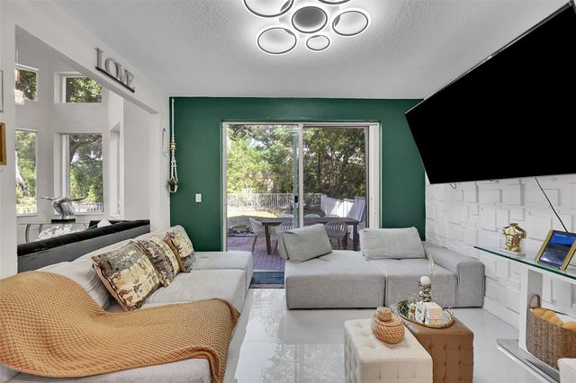 5691 NW 125th Avenue, Coral Springs, FL 33076