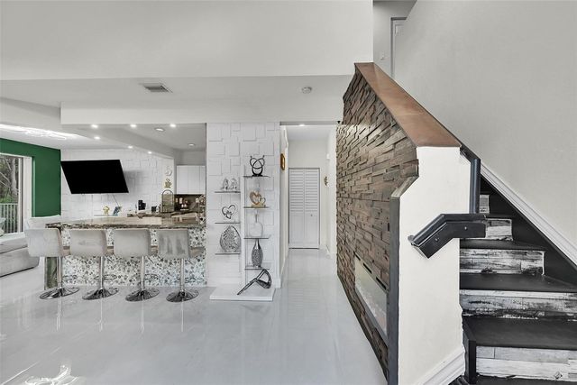 5691 NW 125th Avenue, Coral Springs, FL 33076