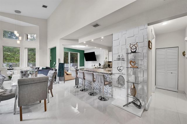 5691 NW 125th Avenue, Coral Springs, FL 33076