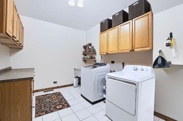 1214 Lantern Lane, New Lenox, IL 60451