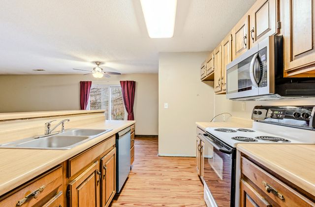 601 N SHENANDOAH DR, Columbia, MO 65201