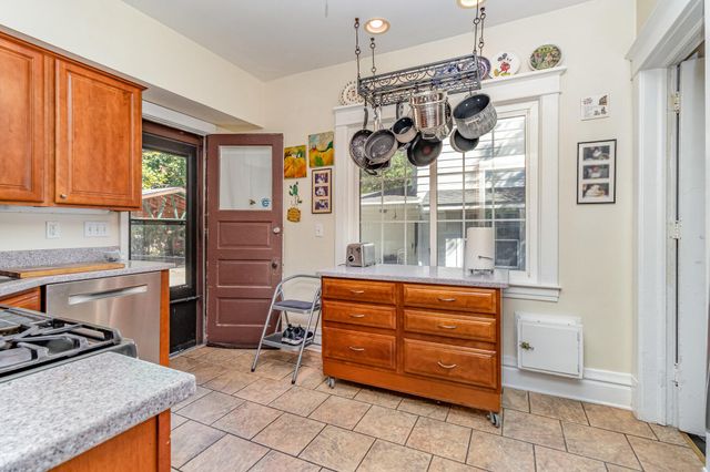 1330 W Maple Street, Kalamazoo, MI 49008