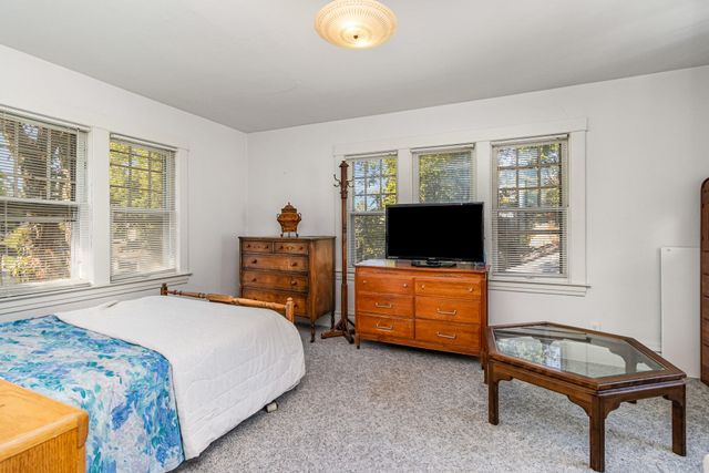 1330 W Maple Street, Kalamazoo, MI 49008