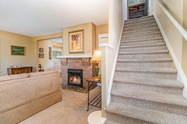 1330 W Maple Street, Kalamazoo, MI 49008