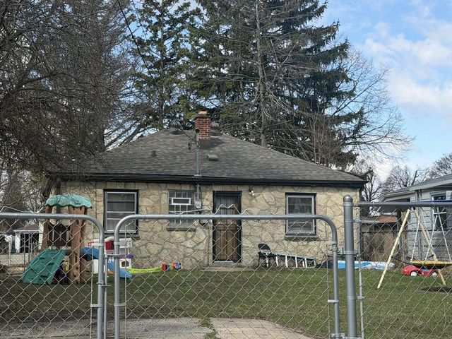 5858 N 80th STREET, Milwaukee, WI 53218