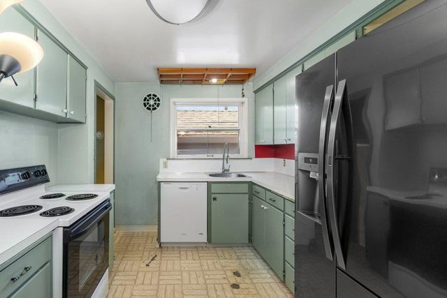 2804 W LONGFELLOW AVE. Ave, Spokane, WA 99205