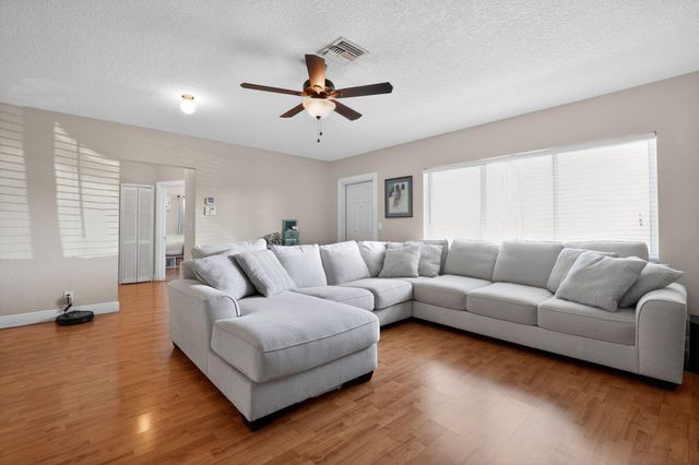 301 SE 3rd Street, Deerfield Beach, FL 33441