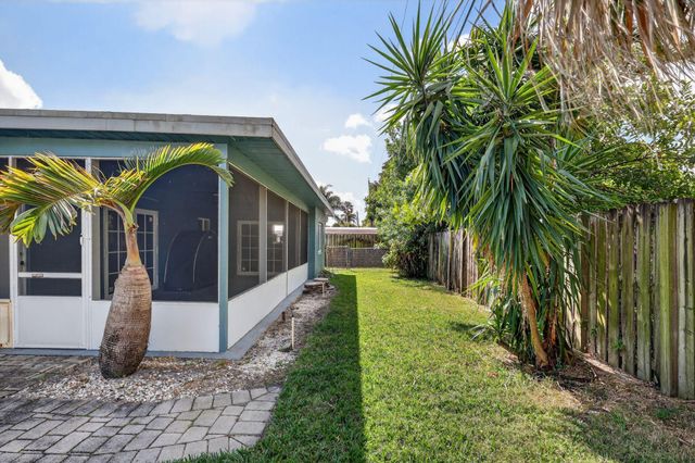 301 SE 3rd Street, Deerfield Beach, FL 33441