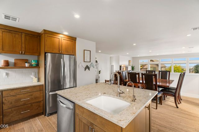 328 Parks Loop, Redmond, OR 97756