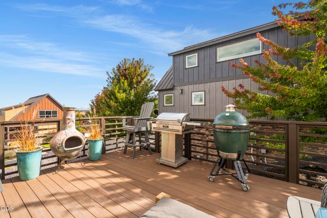 328 Parks Loop, Redmond, OR 97756