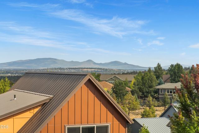 328 Parks Loop, Redmond, OR 97756