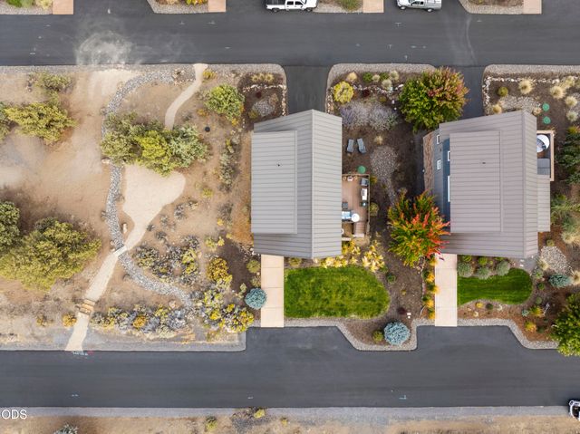 328 Parks Loop, Redmond, OR 97756