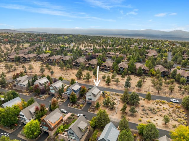 328 Parks Loop, Redmond, OR 97756