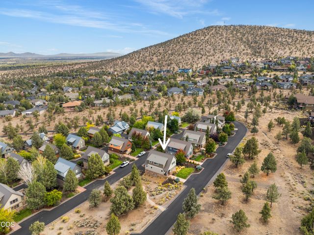328 Parks Loop, Redmond, OR 97756