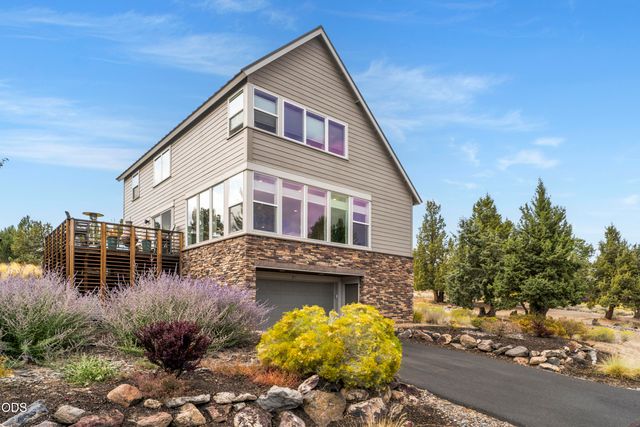 328 Parks Loop, Redmond, OR 97756