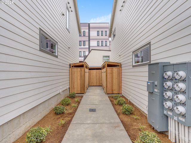 5867 Ne Prescott St 6, Portland, OR 97218