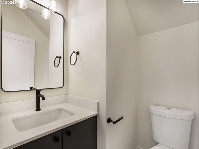 5867 Ne Prescott St 6, Portland, OR 97218