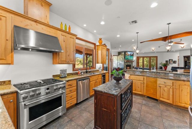 7051 Mount Olympus Drive, Fallbrook, CA 92028