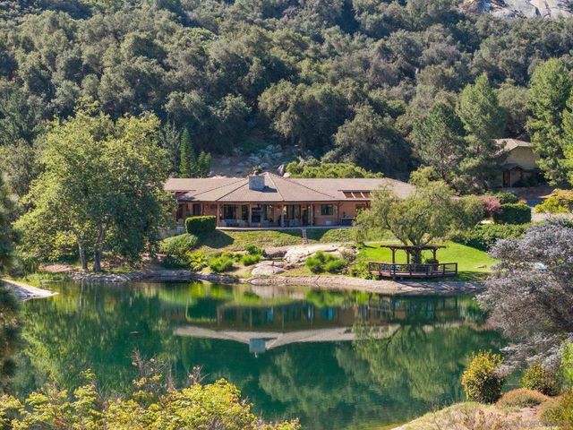 7051 Mount Olympus Drive, Fallbrook, CA 92028