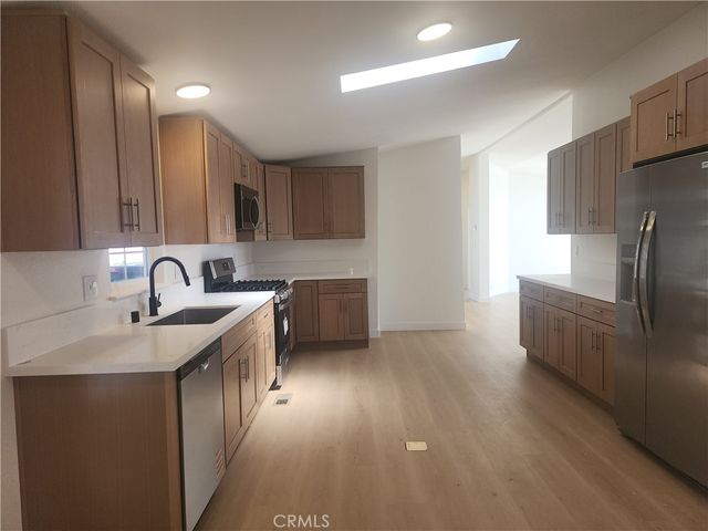 211 S Beach 52, Anaheim, CA 92804