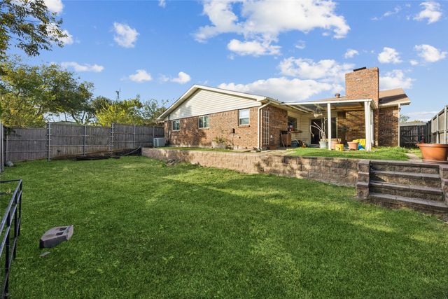 7512 Whitewood Drive, Fort Worth, TX 76137