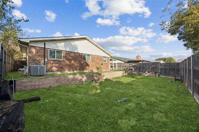 7512 Whitewood Drive, Fort Worth, TX 76137