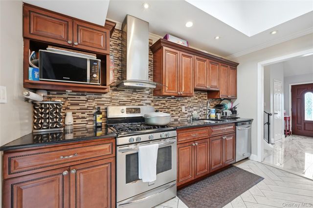 572 Benjamin Road, North Babylon, NY 11703